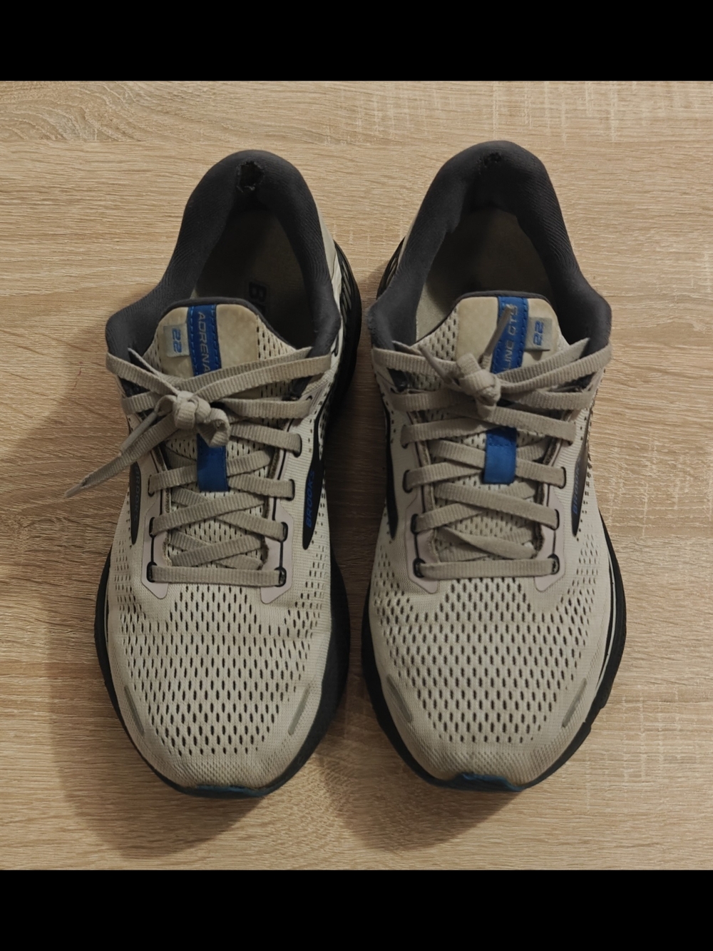 Brooks Adrenaline GTS 22 Running Shoes Mens 8 Gray Black Sneakers